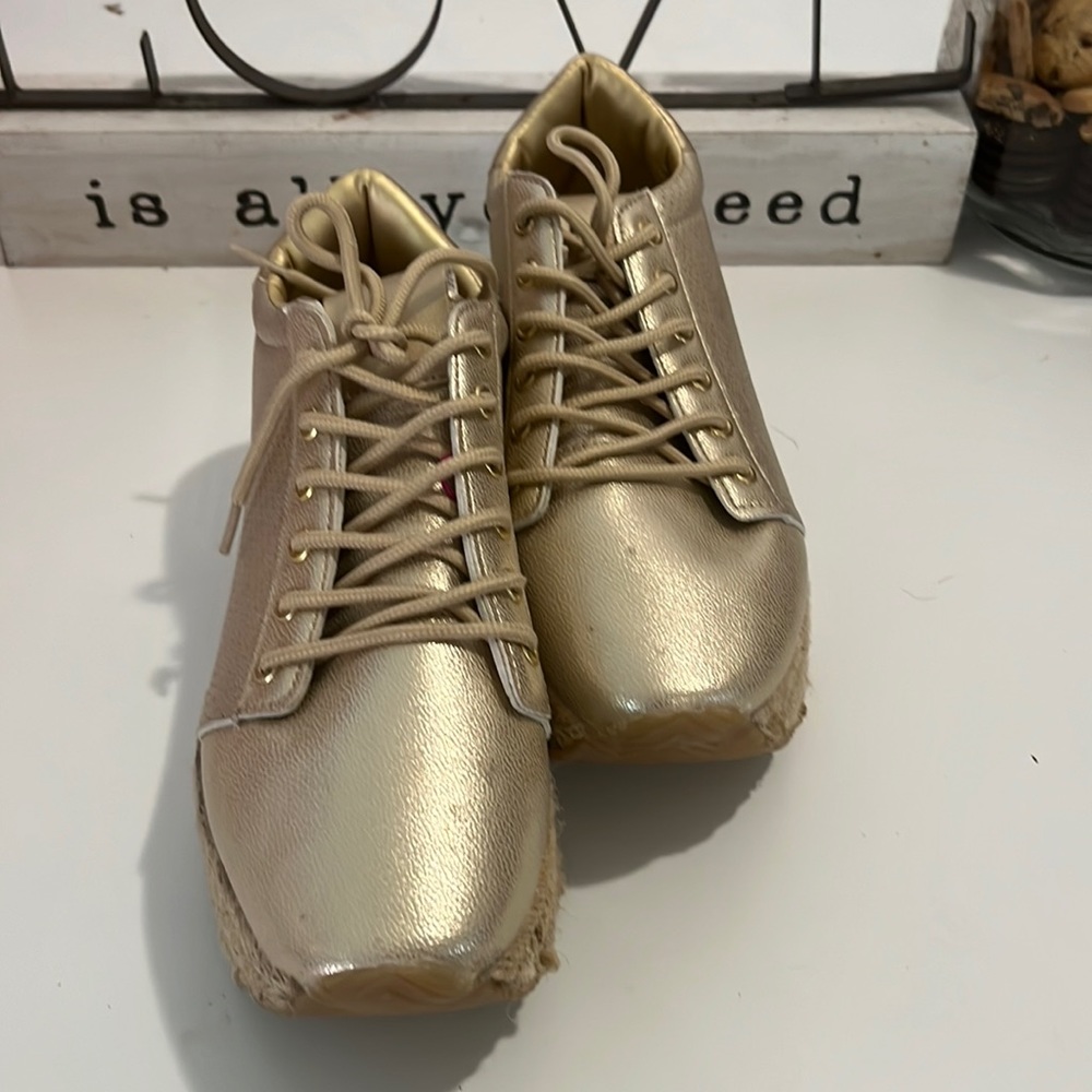 Menina shoes